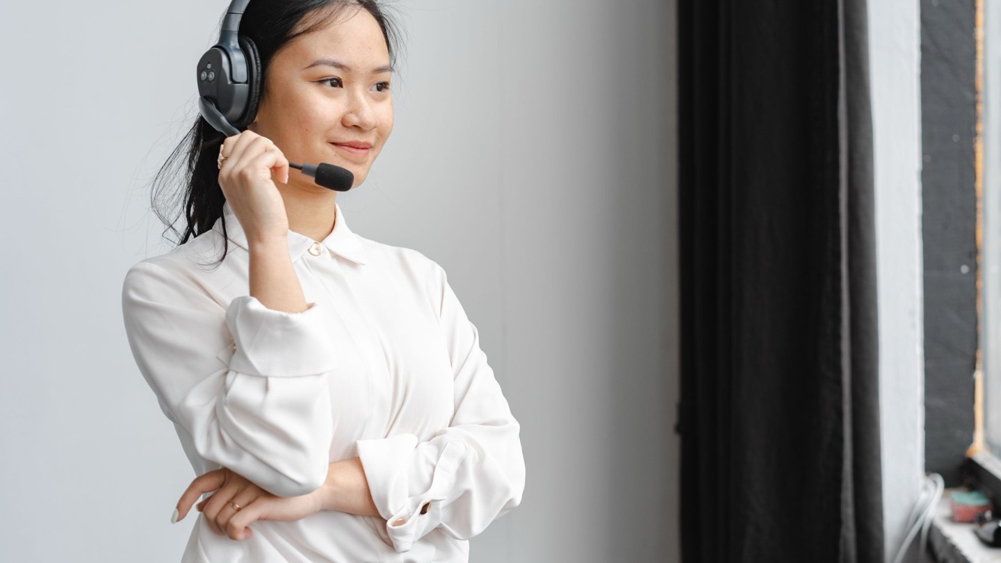 AIが聞き取り判断できなければ人が受けるAI電話